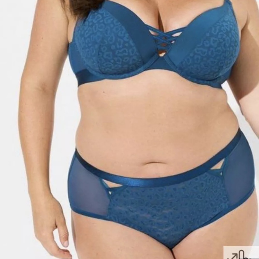 NWT Torrid Teal Mid Rise Cheeky Lace Animal Print